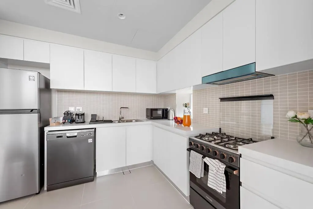 First Class 2Br Stylish Bliss Dubai Apartment