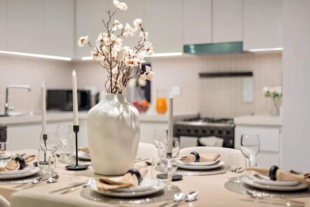 First Class 2Br Stylish Bliss Dubai 0*,