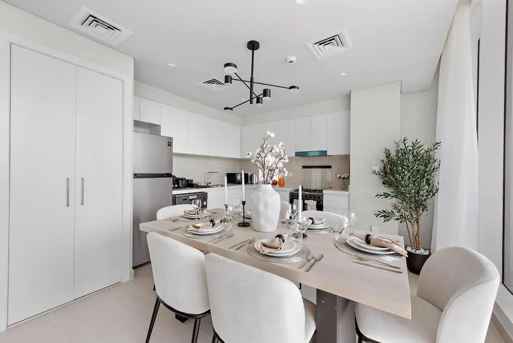 Apartment First Class 2Br Stylish Bliss Dubai